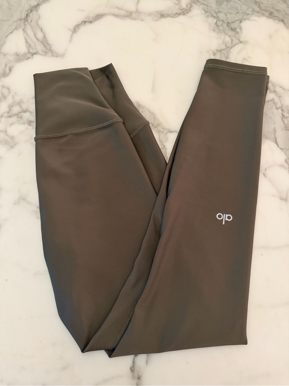 Alo High-Waist airlift leggings XS (shiny olive/taupe) barely worn!!